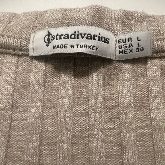 Beige button down crop top - Picture 3 of 3